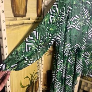 Green and Black Geometric Leaf Print Top